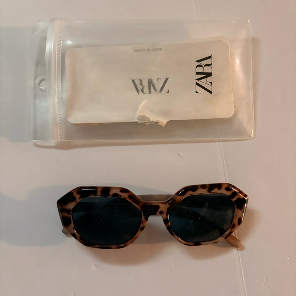 Zara kids size L 10-14 years sunglasses